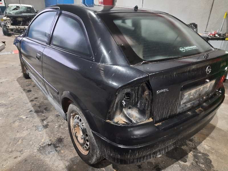 opel astra g berlina del año 2002