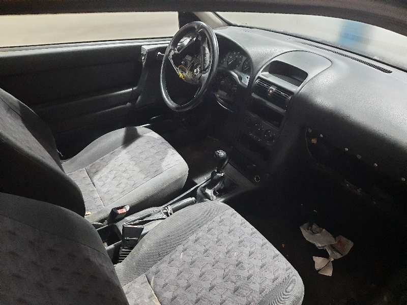 opel astra g berlina del año 2002