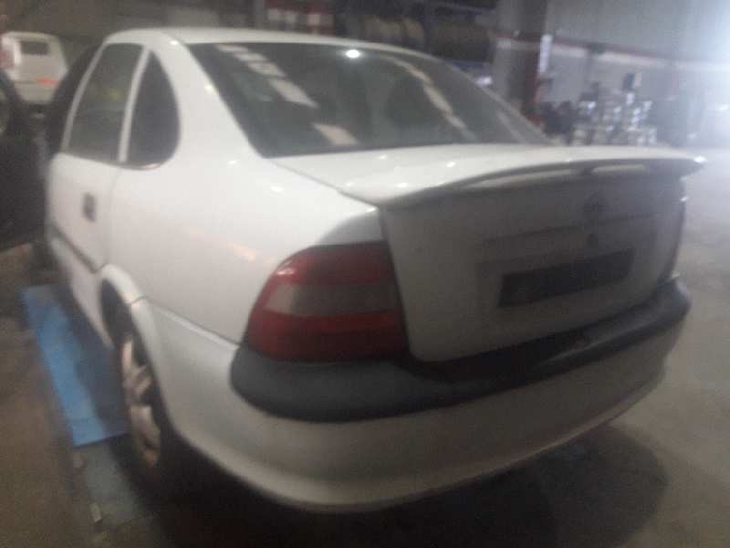 opel vectra b berlina del año 1996