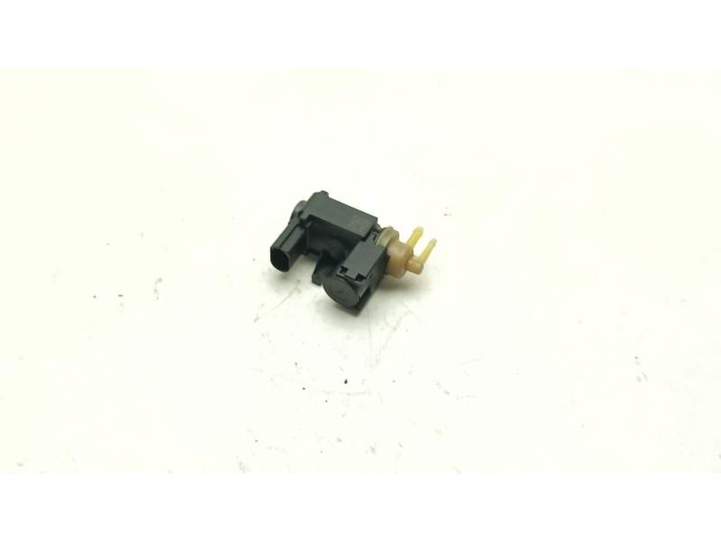 Recambio de sensor para volkswagen golf vi (5k1) 2.0 tdi referencia OEM IAM 8K0906627  