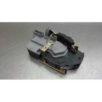 Recambio de cerradura puerta trasera derecha para peugeot 206 berlina xt referencia OEM IAM 913887  