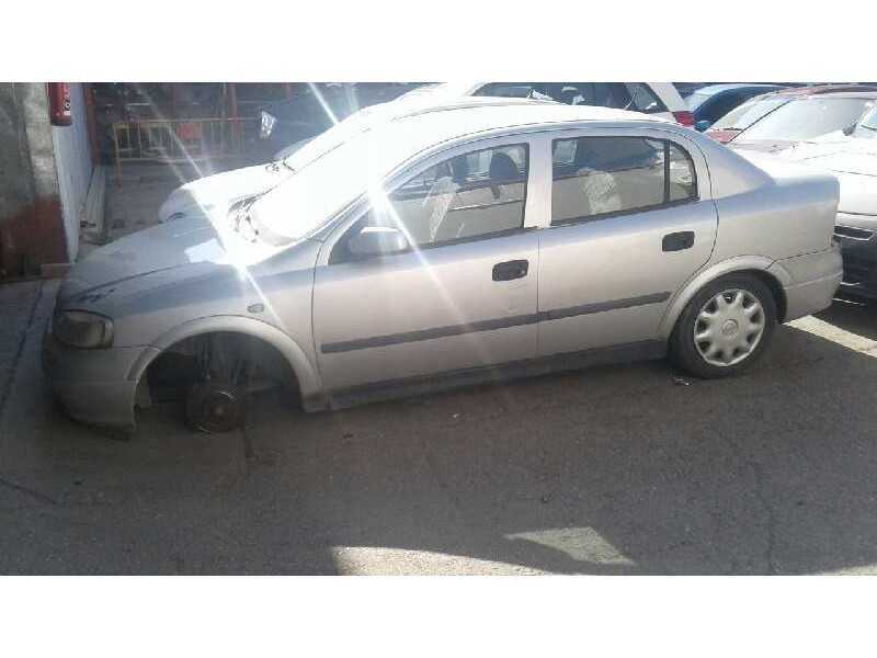 opel astra g berlina del año 1998