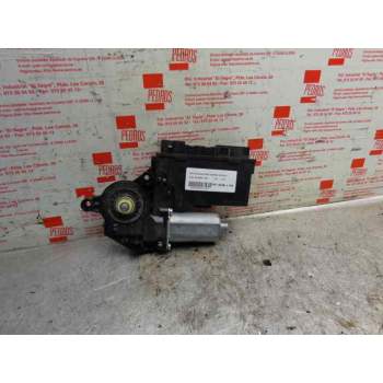 Recambio de motor elevalunas trasero derecho para audi a4 avant (8e) referencia OEM IAM 0130821766 BOSCH FPG 12V