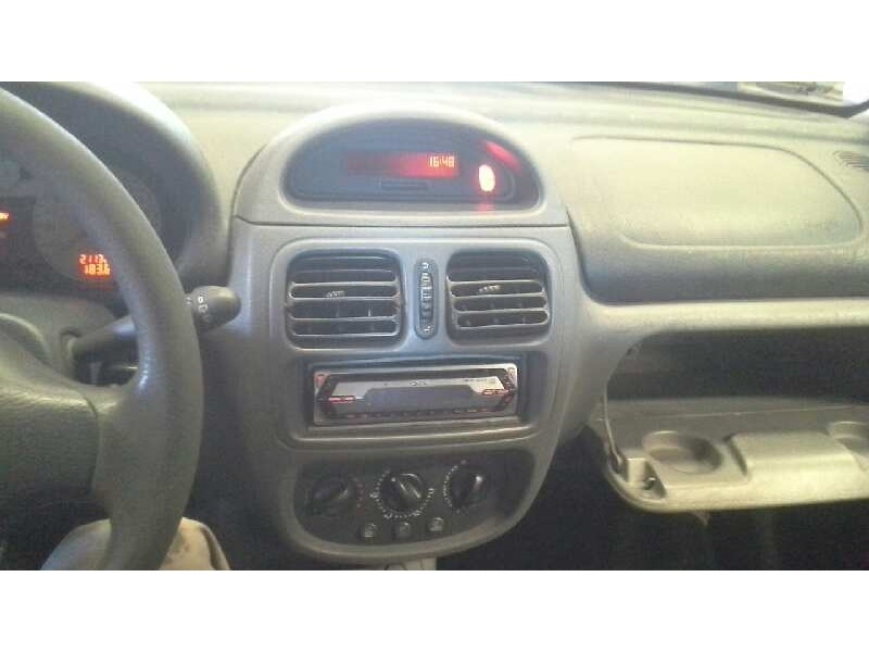 renault clio ii fase i (b/cbo) del año 2000