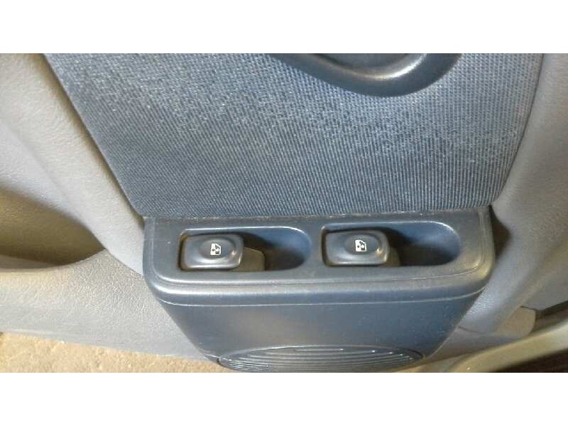 renault clio ii fase i (b/cbo) del año 2000