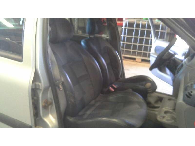 renault clio ii fase i (b/cbo) del año 2000