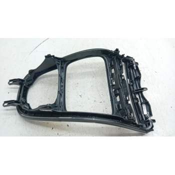 Recambio de consola central para mercedes-benz clase e (w213) e 220 d (213.004) referencia OEM IAM A2138100815  