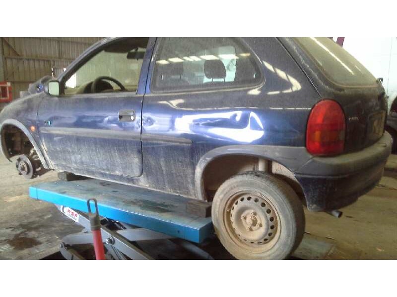 opel corsa b del año 2000