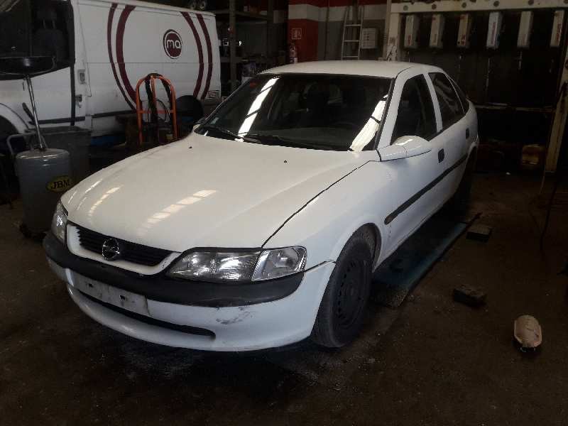 opel vectra b berlina del año 1996