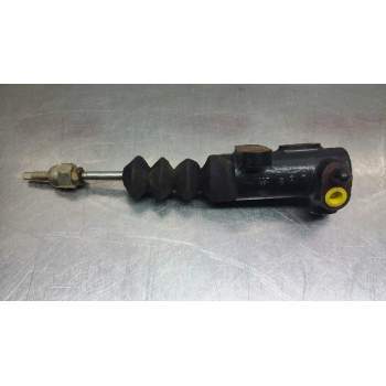 Recambio de bombin embrague para nissan trade 3.0 diesel referencia OEM IAM 212015 NISSAN 