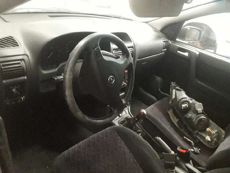 opel astra g berlina del año 1999
