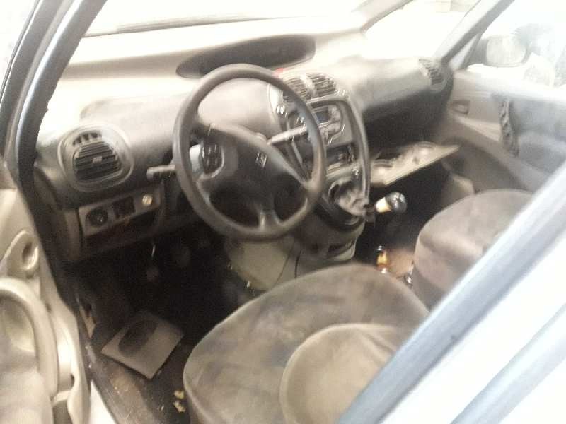 citroen xsara picasso del año 2000