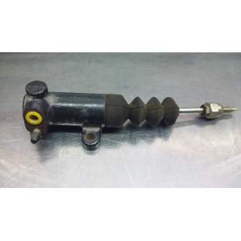 Recambio de bombin embrague para nissan trade 3.0 diesel referencia OEM IAM 212015 NISSAN 