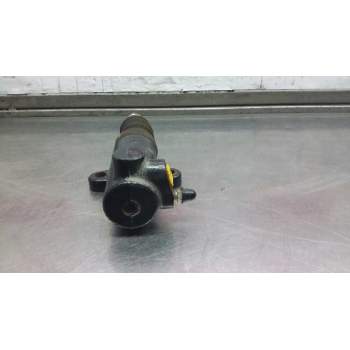 Recambio de bombin embrague para nissan trade 3.0 diesel referencia OEM IAM 212015 NISSAN 