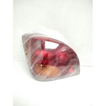 Recambio de piloto trasero izquierdo para ford fiesta berlina studio referencia OEM IAM 084311919L 1044156 
