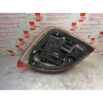 Recambio de piloto trasero izquierdo para ford fiesta berlina studio referencia OEM IAM 084311919L 1044156 