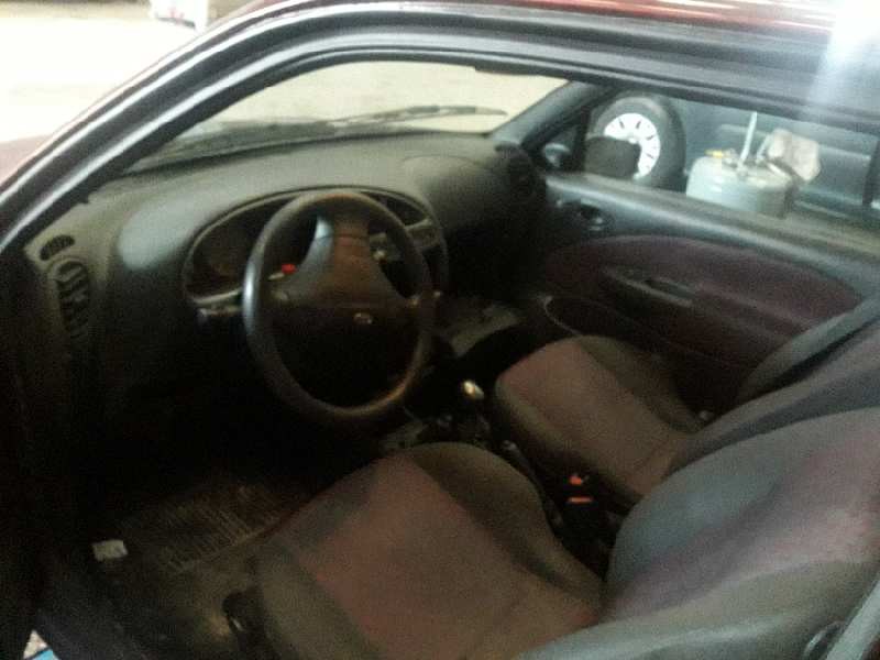ford fiesta berlina (dx) del año 2001