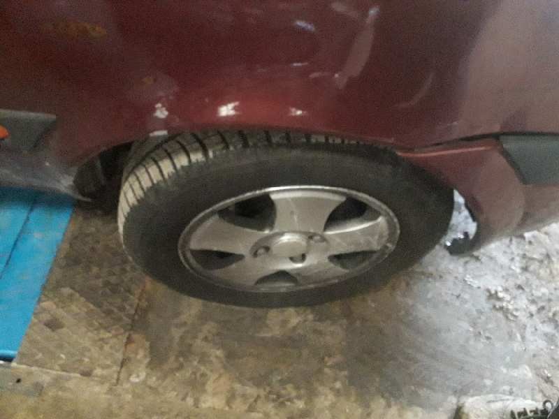 ford fiesta berlina (dx) del año 2001