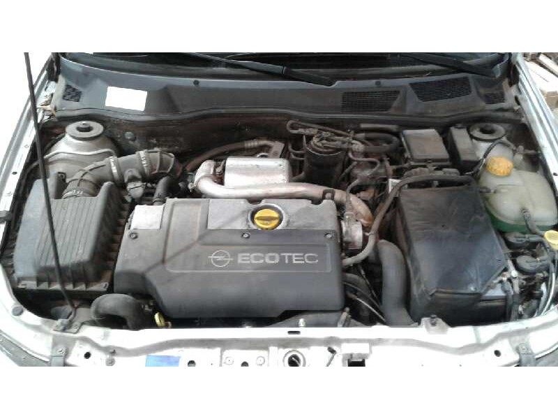 opel astra g berlina del año 2000