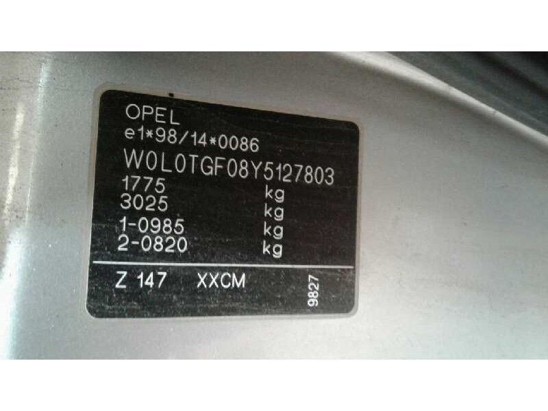 opel astra g berlina del año 2000