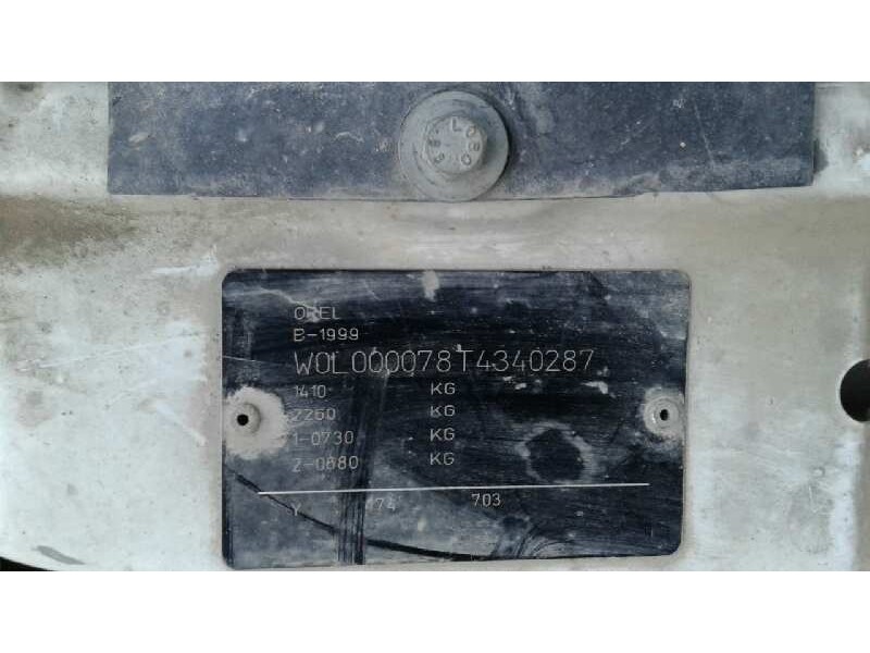 opel corsa b del año 1996