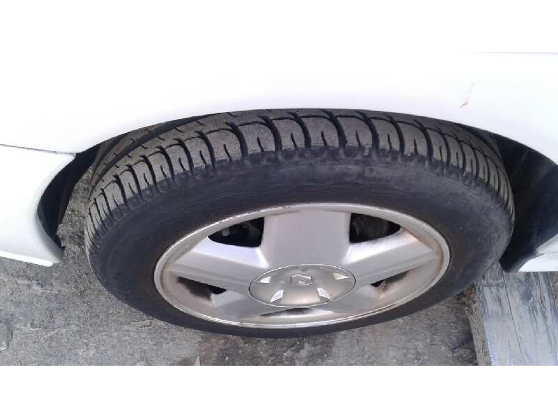 renault megane i classic (la0) del año 2000