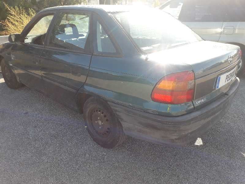 opel astra f berlina del año 1997