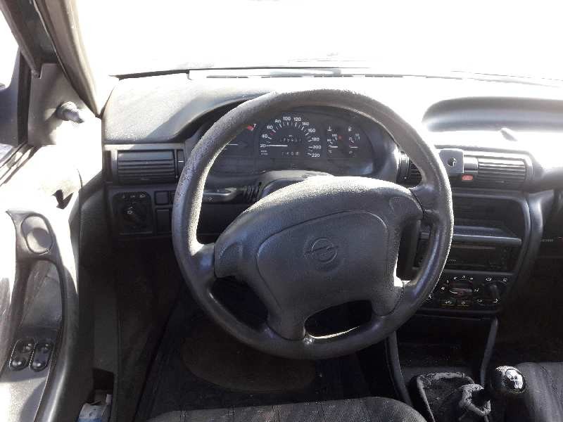 opel astra f berlina del año 1997