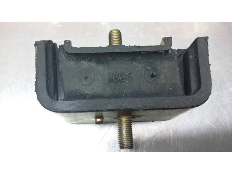 Recambio de insulator para nissan referencia OEM IAM 11220Y9502 INSULATOR 11220 
