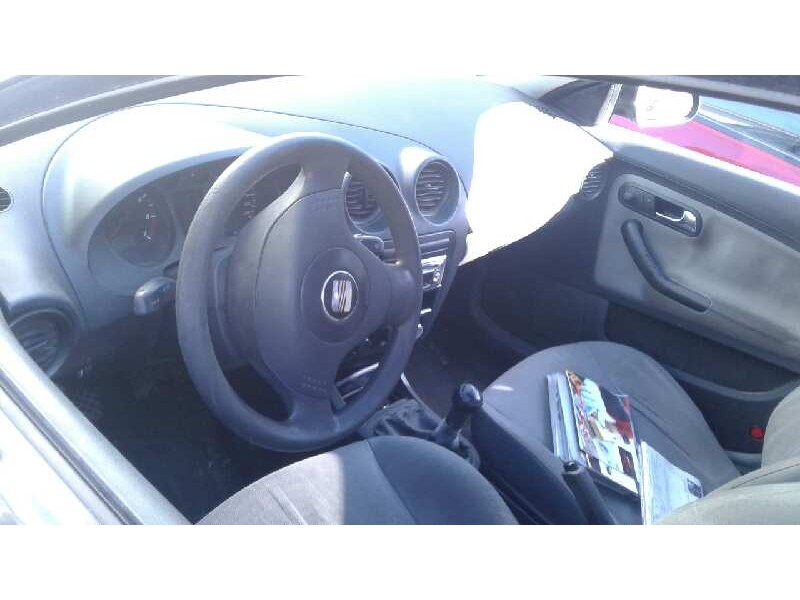 seat ibiza (6l1) del año 2004