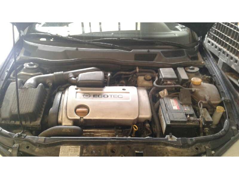 opel astra g berlina del año 2004