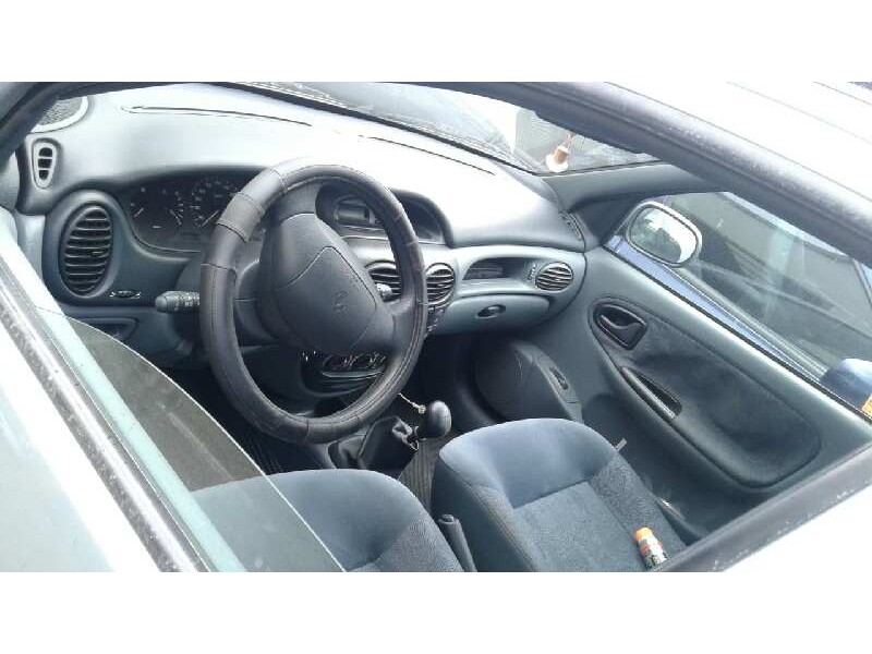 renault megane i berlina hatchback (ba0) del año 1998