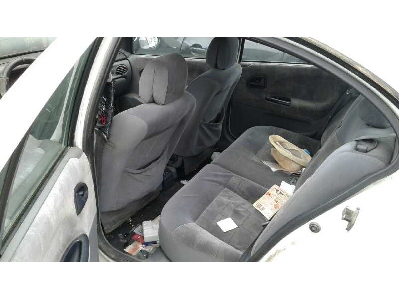 renault megane i classic (la0) del año 2000