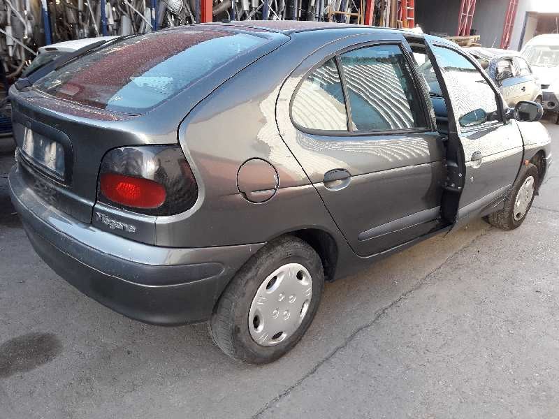 renault megane i berlina hatchback (ba0) del año 1996