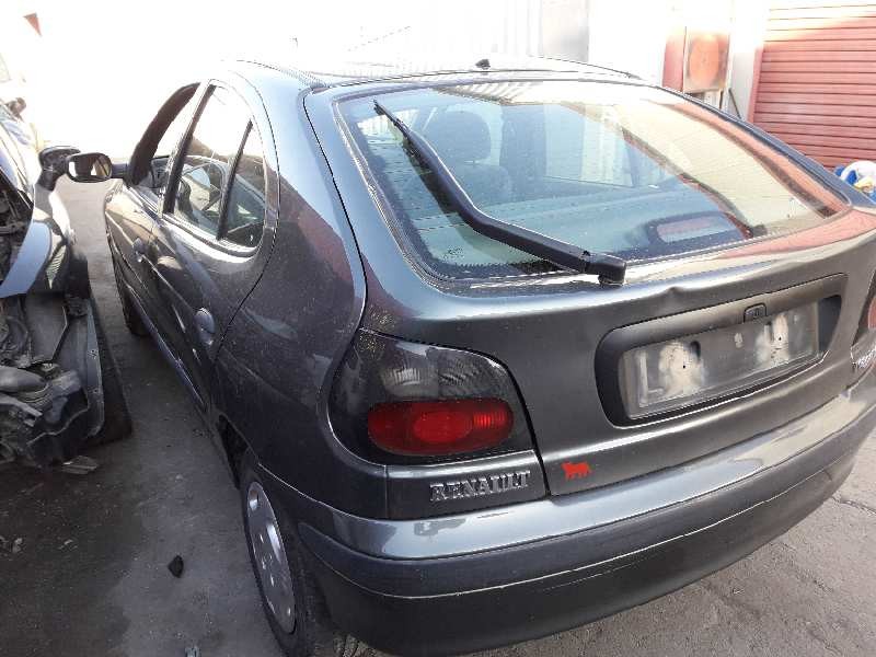 renault megane i berlina hatchback (ba0) del año 1996