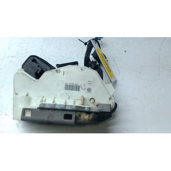 CERRADURA PUERTA TRASERA DERECHA 5K4839016AF 