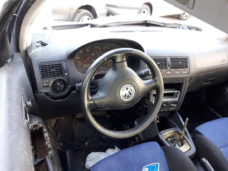 volkswagen golf iv berlina (1j1) del año 2001