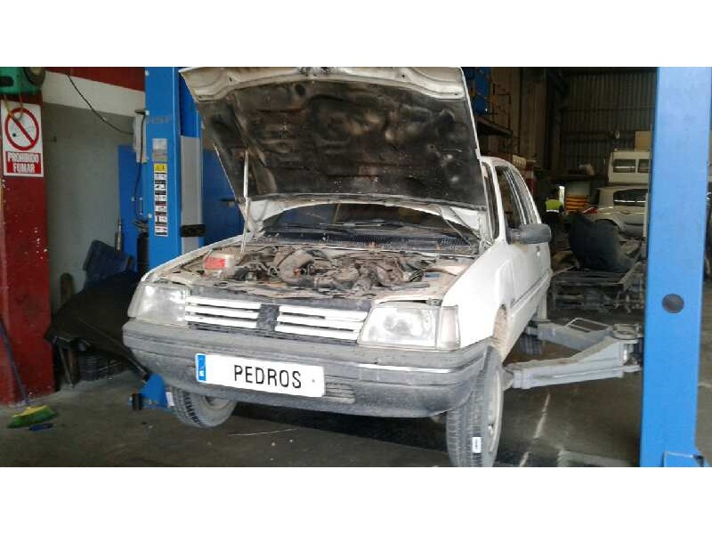 peugeot 205 berlina del año 1993