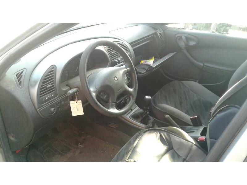 citroen xsara berlina del año 1999