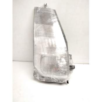 Recambio de faro derecho para renault maxity referencia OEM IAM 89317221 26010MB50A 