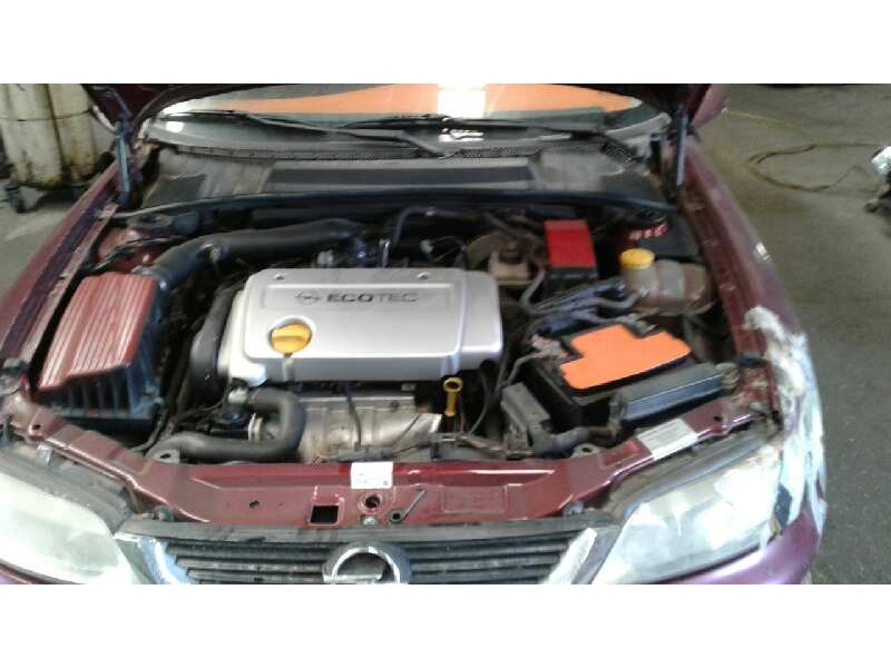 opel vectra b berlina del año 2001