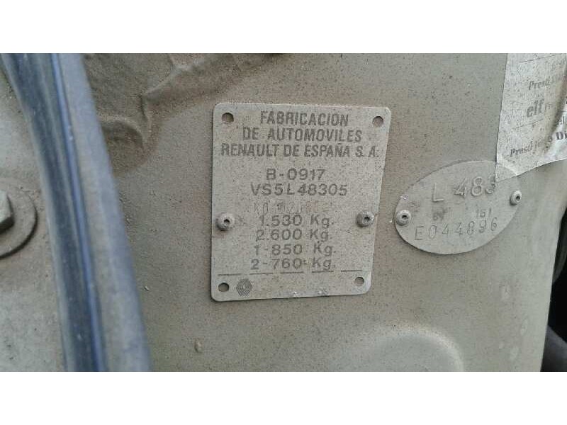 renault 21 berlina (b/l48) del año 1989