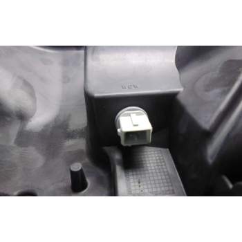 Recambio de faro derecho para renault maxity referencia OEM IAM 89317221 56010MB50A 