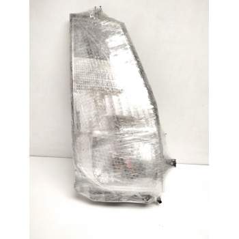 Recambio de faro derecho para renault maxity referencia OEM IAM 89317221 26010MH50A 