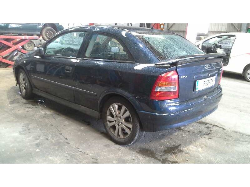 opel astra g berlina del año 2002