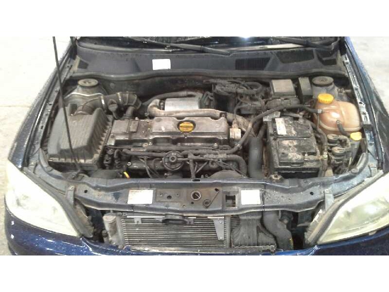 opel astra g berlina del año 2002