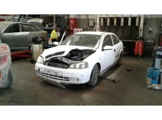 opel astra g berlina del año 2000