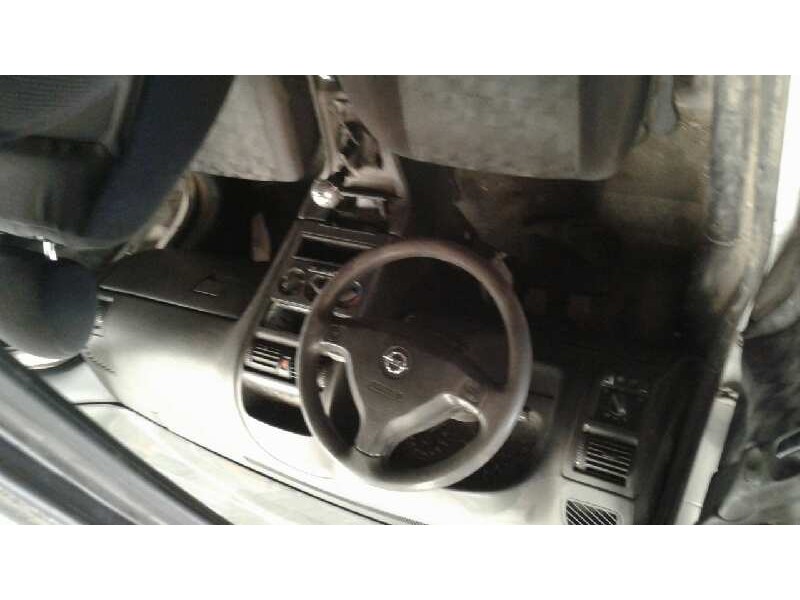 opel astra g berlina del año 2000