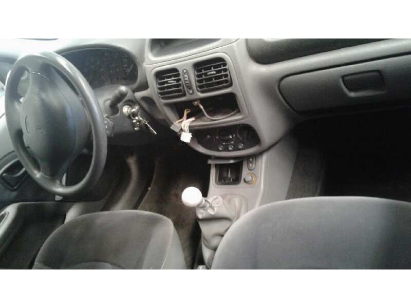 renault clio ii fase i (b/cbo) del año 2000