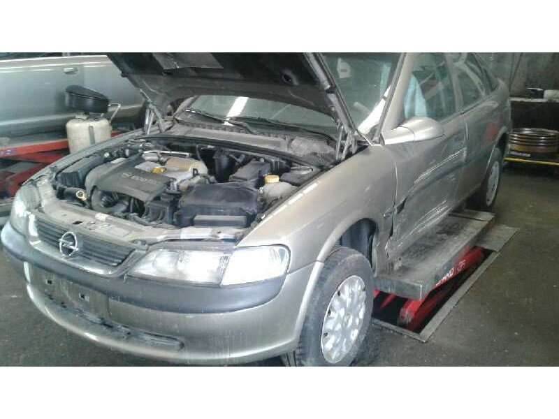 opel vectra b berlina del año 1997